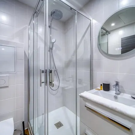 #gq Le Beau Mallifaud T2 Renovated & Air-conditioned Tram Apartment